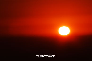 SUNSET & SUNRISE. VIGO BAY. SEA AND LANDSCAPES. MADROA