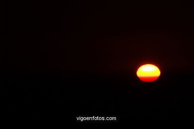 SUNSET & SUNRISE. VIGO BAY. SEA AND LANDSCAPES. SPAIN