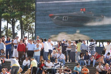 POWERBOAT P1 - AMBIENTE DA COMPETIÇÃO EM VIGO