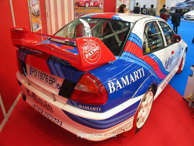 FERRARI F40, PORCHE 911,... COCHES: SALÓN DEL AUTOMÓVIL 2003