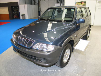 COCHES: SALÓN DEL AUTOMÓVIL 2004