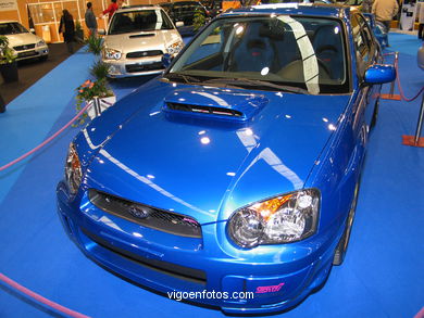 COCHES: SALÓN DEL AUTOMÓVIL 2004