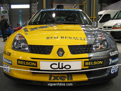 COCHES: SALÓN DEL AUTOMÓVIL 2004