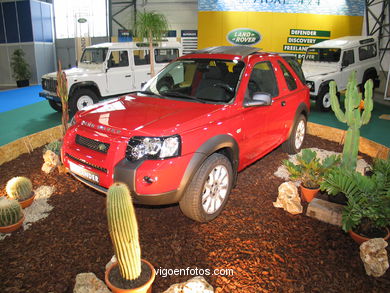 COCHES: SALÓN DEL AUTOMÓVIL 2004