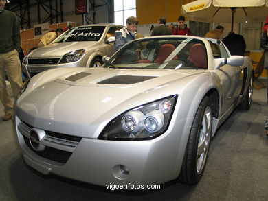 CARROS: SALÃO DO AUTOMÓVEL 2004