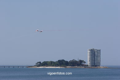 AVIÕES - PATRULHA ÁGUIA - F18- EXHIBICIÓN AÉREA