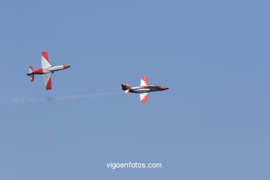 AVIONES - PATRULLA ÁGUILA - F18- EXHIBICIÓN AÉREA