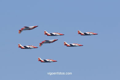 AVIÕES - PATRULHA ÁGUIA - F18- EXHIBICIÓN AÉREA