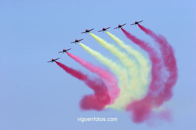 AVIÕES - PATRULHA ÁGUIA - F18- EXHIBICIÓN AÉREA