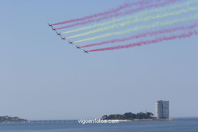 AVIONES - PATRULLA ÁGUILA - F18- EXHIBICIÓN AÉREA