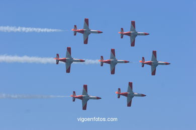 PATRULLA ÁGUILA - EXHIBICIÓN AÉREA DE VIGO 2006