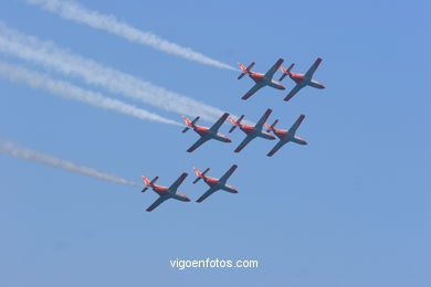 PATRULLA ÁGUILA - EXHIBICIÓN AÉREA DE VIGO 2006