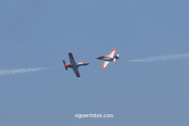 PATRULLA ÁGUILA - EXHIBICIÓN AÉREA DE VIGO 2006