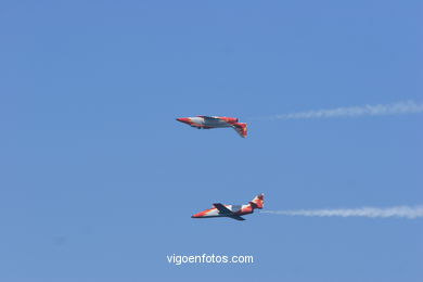 PATRULLA ÁGUILA - EXHIBICIÓN AÉREA DE VIGO 2006