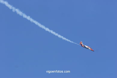 PATRULLA ÁGUILA - EXHIBICIÓN AÉREA DE VIGO 2006