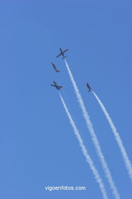 PATRULLA ÁGUILA - EXHIBICIÓN AÉREA DE VIGO 2006