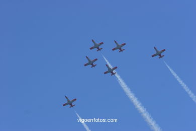 PATRULLA ÁGUILA - EXHIBICIÓN AÉREA DE VIGO 2006