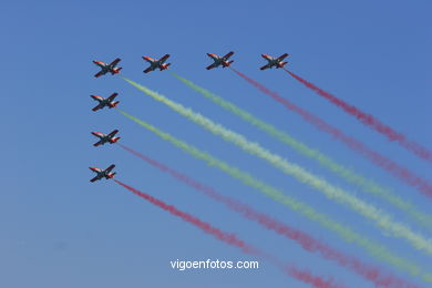 PATRULLA ÁGUILA - EXHIBICIÓN AÉREA DE VIGO 2006