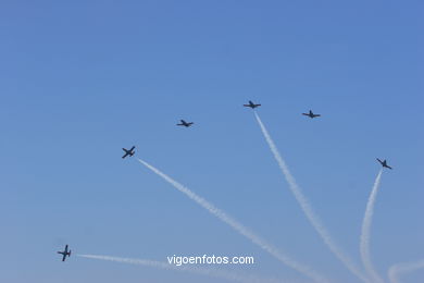 PATRULLA ÁGUILA - EXHIBICIÓN AÉREA DE VIGO 2006