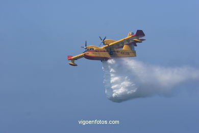 AVIÓN CANADIAR APAGAFUEGOS - EXHIBICIÓN AÉREA DE VIGO 2006