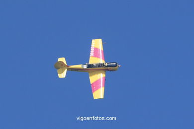 AEROBATICS - COCO REY  - AIRSHOW 2006. VIGO (SPAIN)