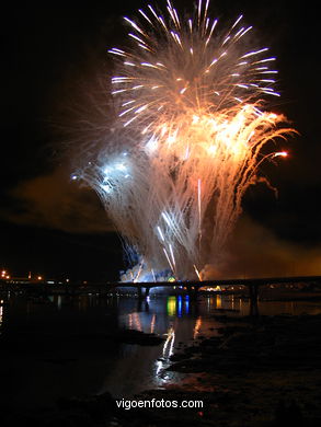 FUEGOS ARTIFICIALES Y FERIA DE BOUZAS - FIESTAS DE BOUZAS 2004