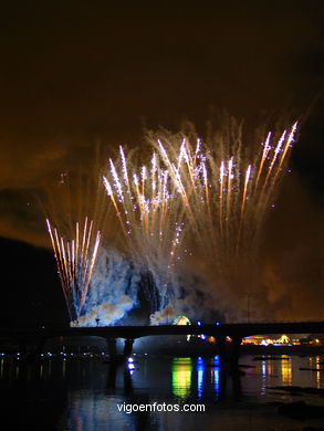 FOGOS ARTIFICIAIS E FEIRA DE BOUZAS - FESTAS DE BOUZAS 2004