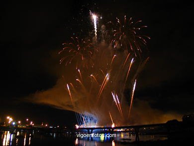 FUEGOS ARTIFICIALES Y FERIA DE BOUZAS - FIESTAS DE BOUZAS 2004