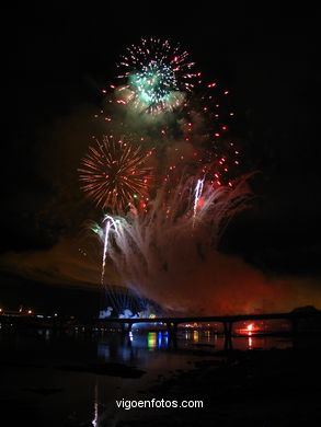 FOGOS ARTIFICIAIS E FEIRA DE BOUZAS - FESTAS DE BOUZAS 2004