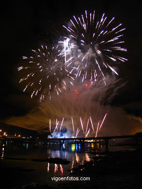 FIREWORKS AND CELEBRATIONS OF BOUZAS 2004