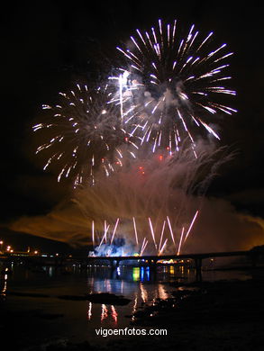 FOGOS ARTIFICIAIS E FEIRA DE BOUZAS - FESTAS DE BOUZAS 2004