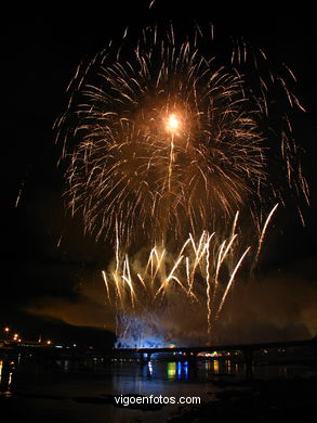 FOGOS ARTIFICIAIS E FEIRA DE BOUZAS - FESTAS DE BOUZAS 2004