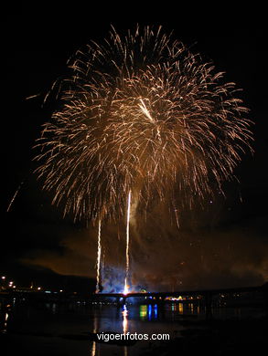 FOGOS ARTIFICIAIS E FEIRA DE BOUZAS - FESTAS DE BOUZAS 2004