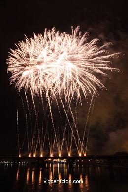 FOGOS ARTIFICIAIS E FEIRA DE BOUZAS - FESTAS DE BOUZAS 2005