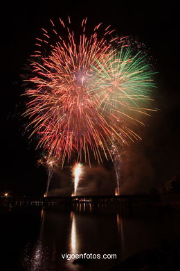 FUEGOS ARTIFICIALES Y FERIA DE BOUZAS - FIESTAS DE BOUZAS 2005