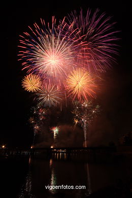 FUEGOS ARTIFICIALES Y FERIA DE BOUZAS - FIESTAS DE BOUZAS 2005