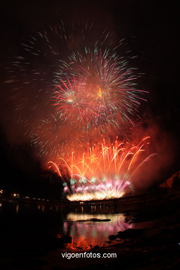 FIESTAS DE BOUZAS - FUEGOS ARTIFICIALES Y FERIA DE BOUZAS - FIESTAS DE BOUZAS 2008