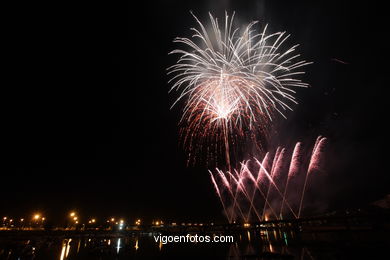 FIESTAS DE BOUZAS - FUEGOS ARTIFICIALES Y FERIA DE BOUZAS - FIESTAS DE BOUZAS 2008