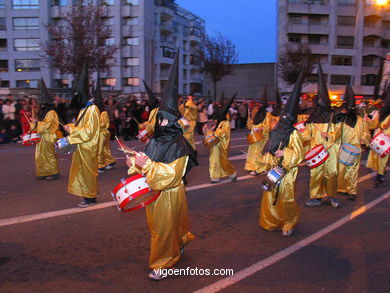 CARNAVAL 2004 - COMPARSAS - ENTIERRO DE LA SARDINA