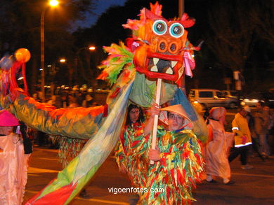 CARNAVAL 2004 - COMPARSAS - ENTERRO DA SARDINA