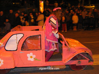 CARNAVAL 2004 - COMPARSAS - ENTIERRO DE LA SARDINA