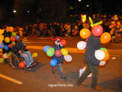 CARNAVAL 2004 - COMPARSAS - ENTERRO DA SARDINA