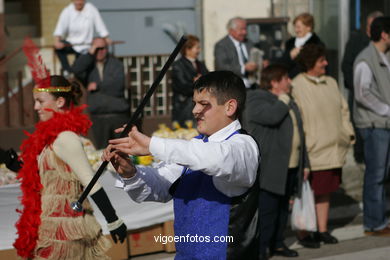 COMPARSA 'GRANDE CASINO DAS VELAS' EM MATAMÁ - CARNAVAL 2005