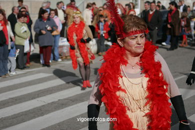 COMPARSA 'GRAN CASINO DE LAS VELAS' EN MATAMÁ - CARNAVAL 2005