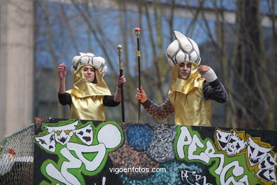 CARNAVAIS 2011 - DESFILE DE COMPARSAS