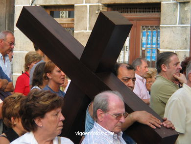 PROCESIÓN DEL CRISTO DE LA VICTORIA 2004