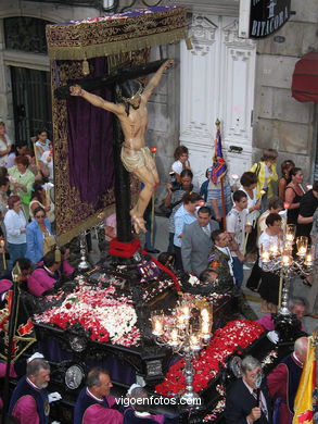 PROCESIÓN DEL CRISTO DE LA VICTORIA 2004