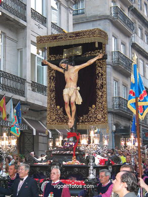 PROCESIÓN DEL CRISTO DE LA VICTORIA 2004