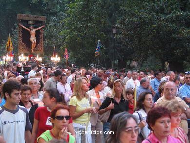 PROCESIÓN DEL CRISTO DE LA VICTORIA 2004