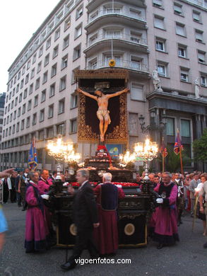 VICTORY CHRIST PROCESSION 2004